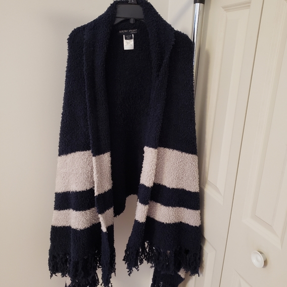 Barefoot Dreams the Cozychic Malibu Wrap in Oyster - Picture 5 of 5